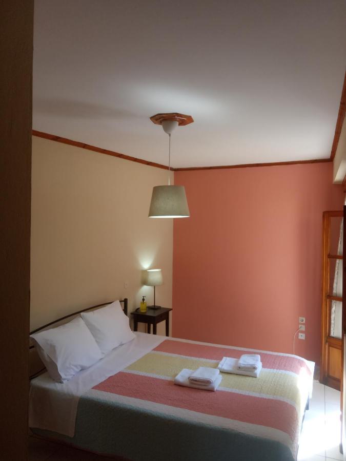 Small Town Apartment โคนิทซา ภายนอก รูปภาพ