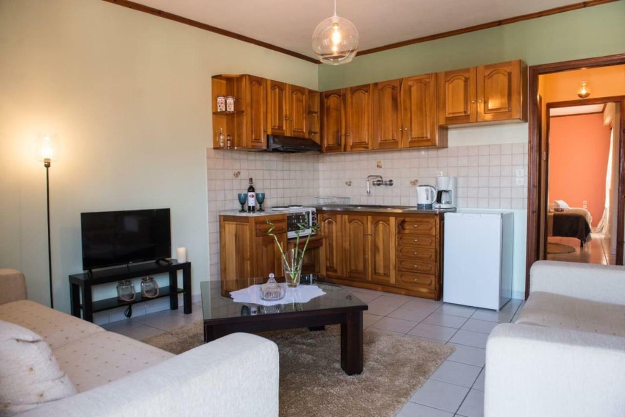 Small Town Apartment โคนิทซา ภายนอก รูปภาพ