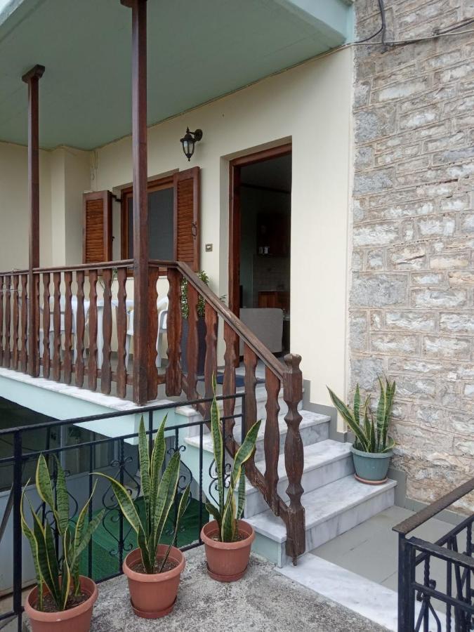 Small Town Apartment โคนิทซา ภายนอก รูปภาพ