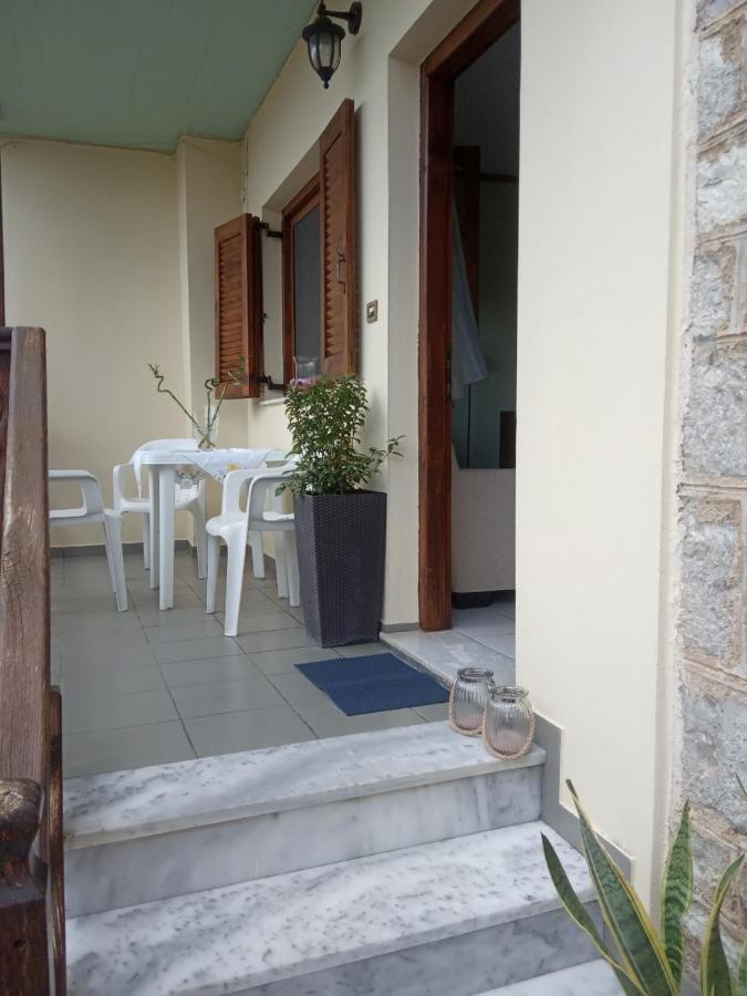 Small Town Apartment โคนิทซา ภายนอก รูปภาพ